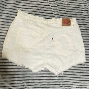 Size 34 Levi 501 shorts off white color